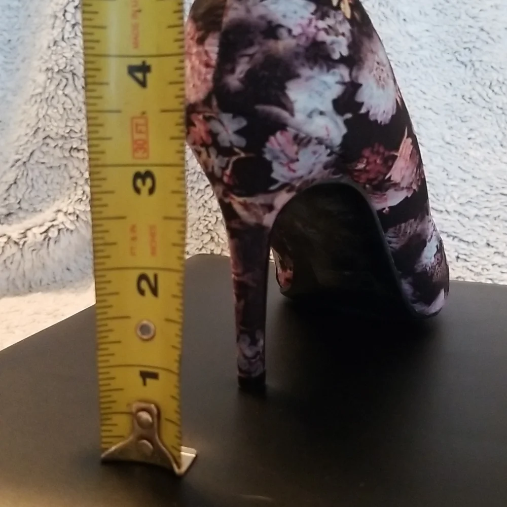 Rampage Floral Pattern 3.5" Stiletto High Heel Shoe - Picture 8 of 8